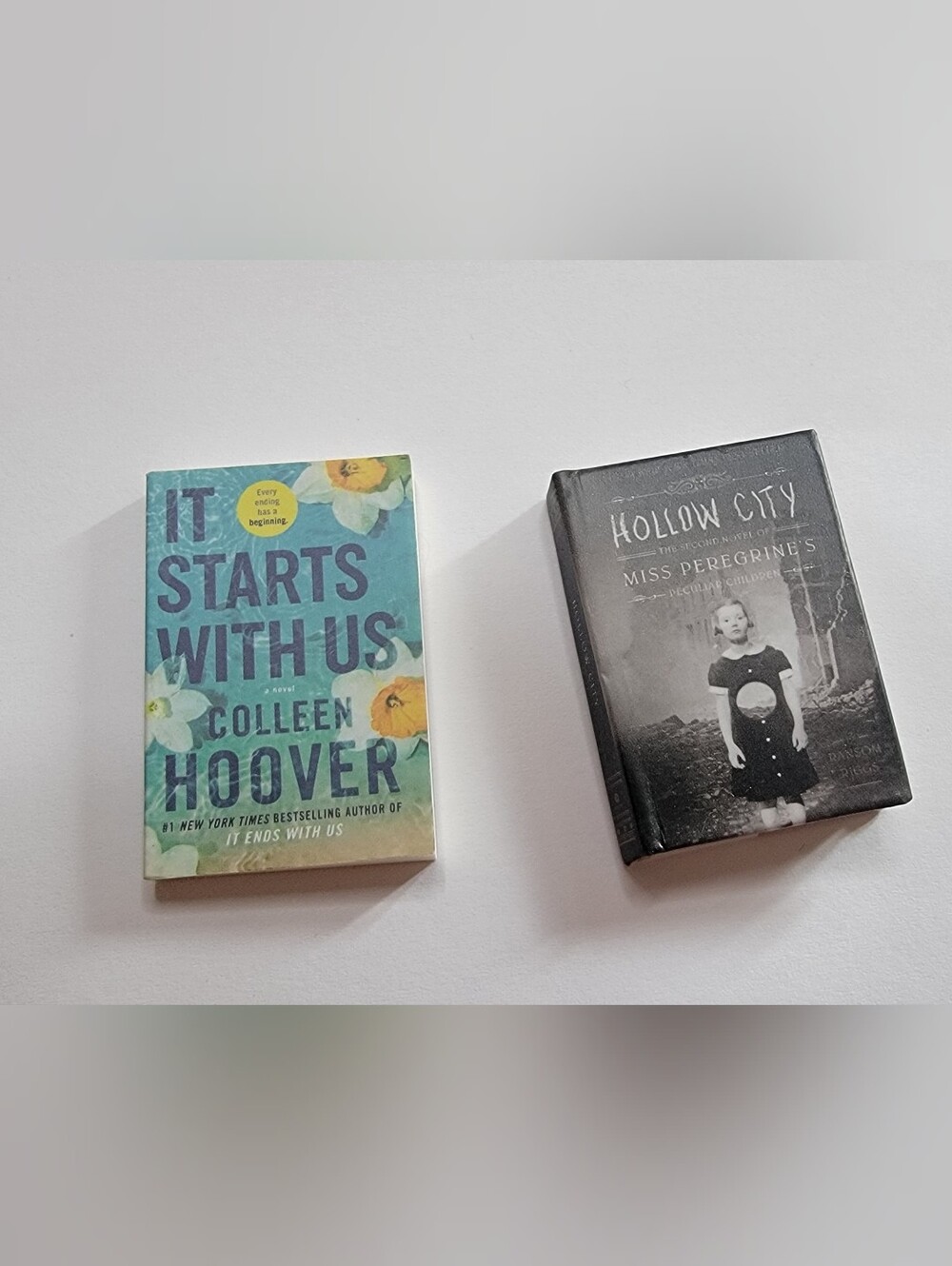 Mini Book Collectibles Set – Hollow City & It Starts With Us